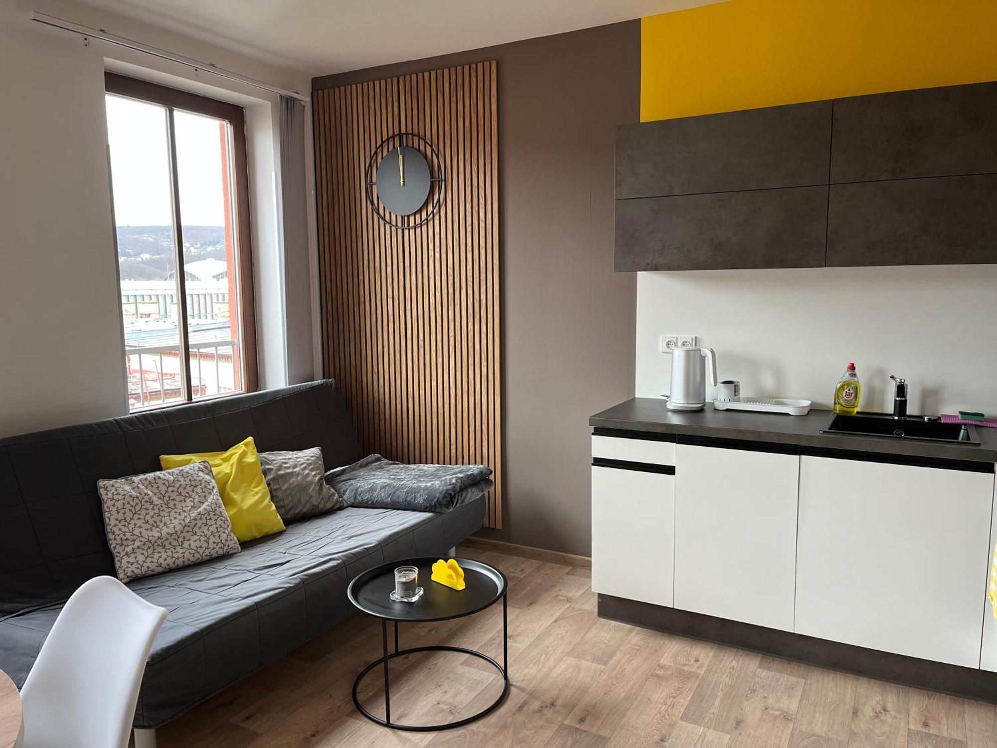 Yellow Apartment Deluxe เบอร์โน ภายนอก รูปภาพ